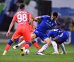 Partida dintre FCU Craiova și FCSB, din runda cu numărul 9 a Ligii 1, consemnează o premieră media. Nu mai puțin de cinci persoane vor comenta meciul.