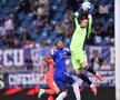 Penalty acordat de asistent în FCU Craiova - FCSB! » Ce arată reluările TV + verdictul specialistului