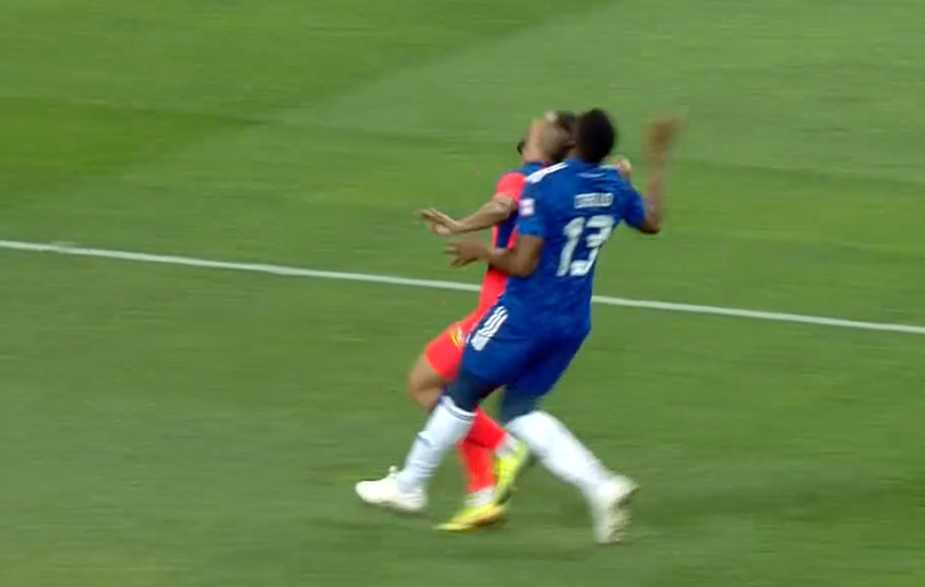 FCU Craiova - FCSB | În minutul 61, roș-albaștrii au deschis scorul din penalty.