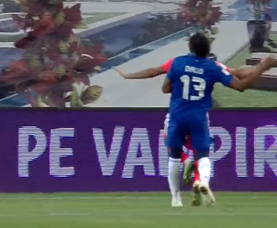 Captură TV @Digi Sport 1 Penalty acordat de asistent în FCU Craiova - FCSB! » Ce arată reluările TV + verdictul specialistului