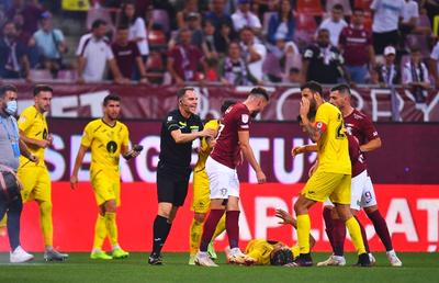 Rapid, dezavantajată clar în meciul cu Gaz Metan » Verdictul lui Ion Crăciunescu: „Cum mai arbitrează omul ăsta în Liga1?”