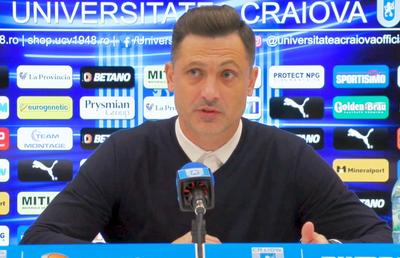 Mirel Rădoi a dezvăluit misterul indicațiilor scrise transmise jucătorilor: „Foaia trebuia să ajungă la fundași”