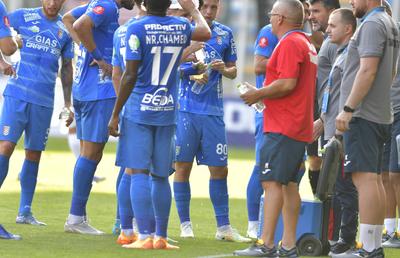 Schimbare de antrenor în Liga 1! Și-a anunțat în direct plecarea: „Nu văd cum să mai rămân aici!”