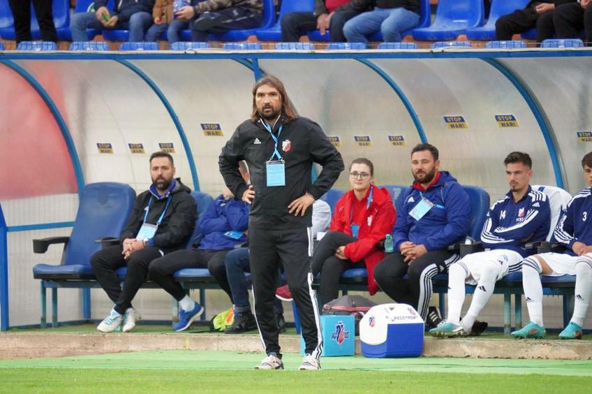 Dan Alexa (43 de ani), antrenorul celor de la FC Botoșani, a analizat egalul obținut de formația lui pe terenul celor de la Poli Iași, scor 1-1, în runda cu numărul 9 din Superliga. 
Foto: Facebook @ FC Botoșani