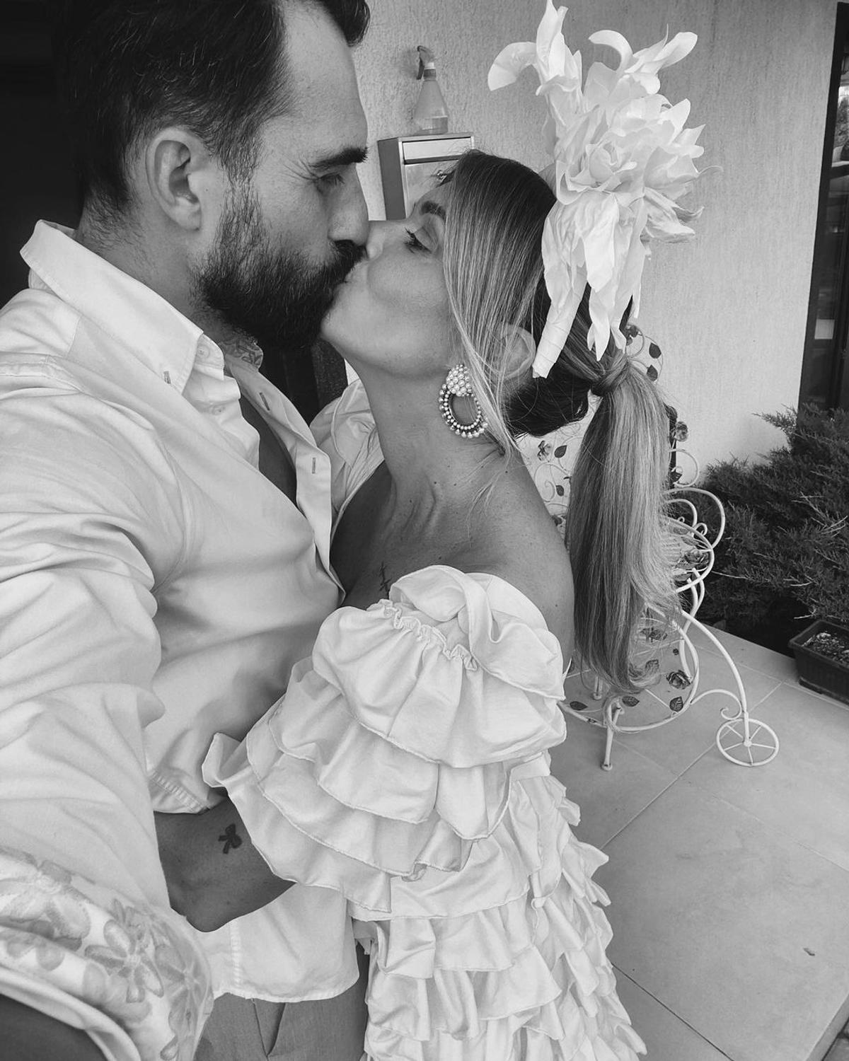 Marius Lăcătuș și soția acestuia, nașii cuplului Maria Simion și Alexandru. Foto: Instagram