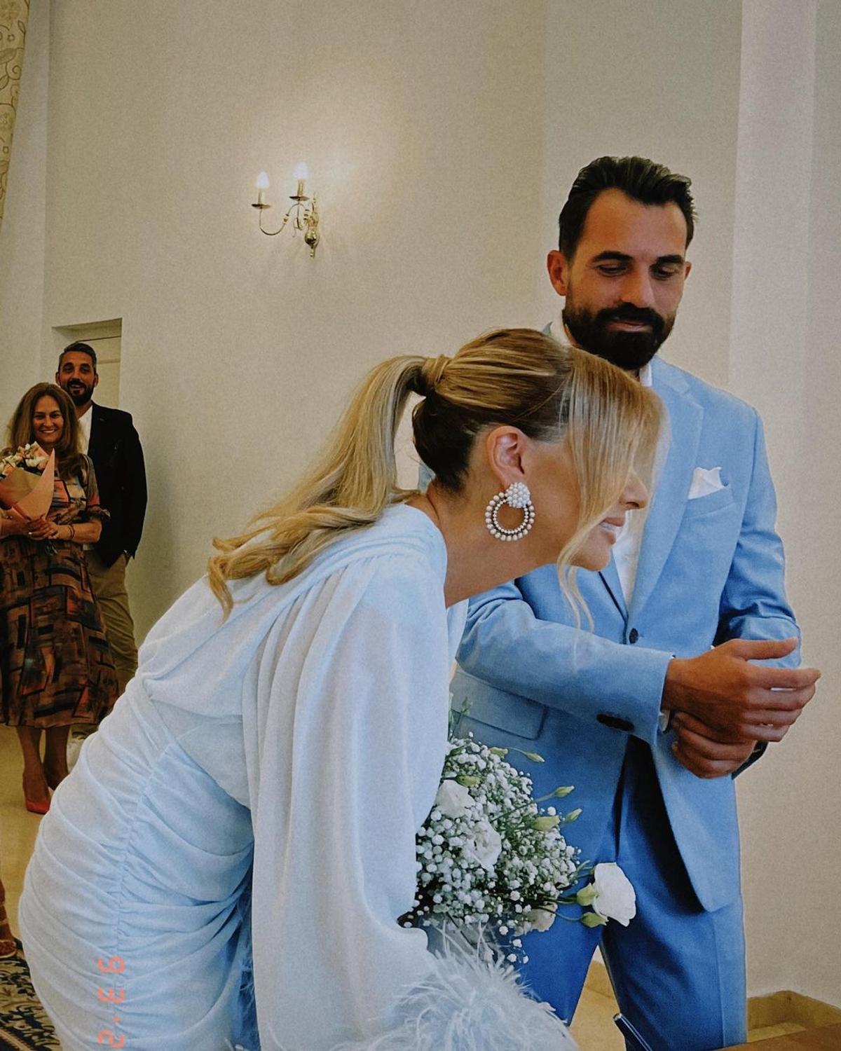 Marius Lăcătuș și soția acestuia, nașii cuplului Maria Simion și Alexandru. Foto: Instagram