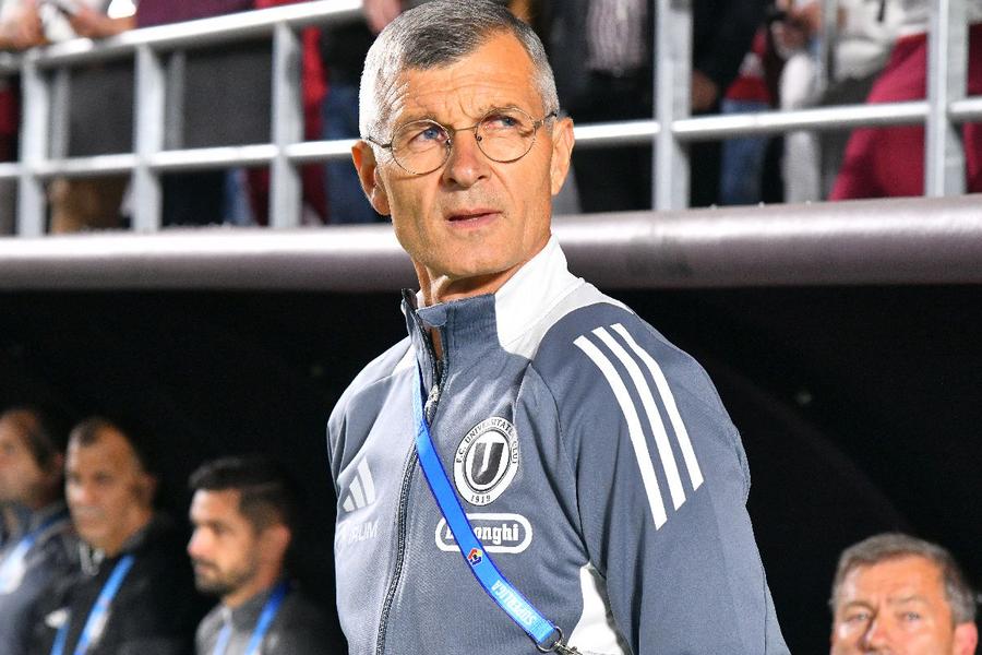 Ioan Ovidiu Sabău. Foto: Cristi Preda (GSP) „Ăsta trebuie să fie obiectivul, clar!” » Ioan Ovidiu Sabău a fost ales “Antrenorul lunii septembrie”! Interviu EXCLUSIV pentru GSP: „Nu poți ca jucător profesionist să intri într-un meci și să nu poți să alergi”