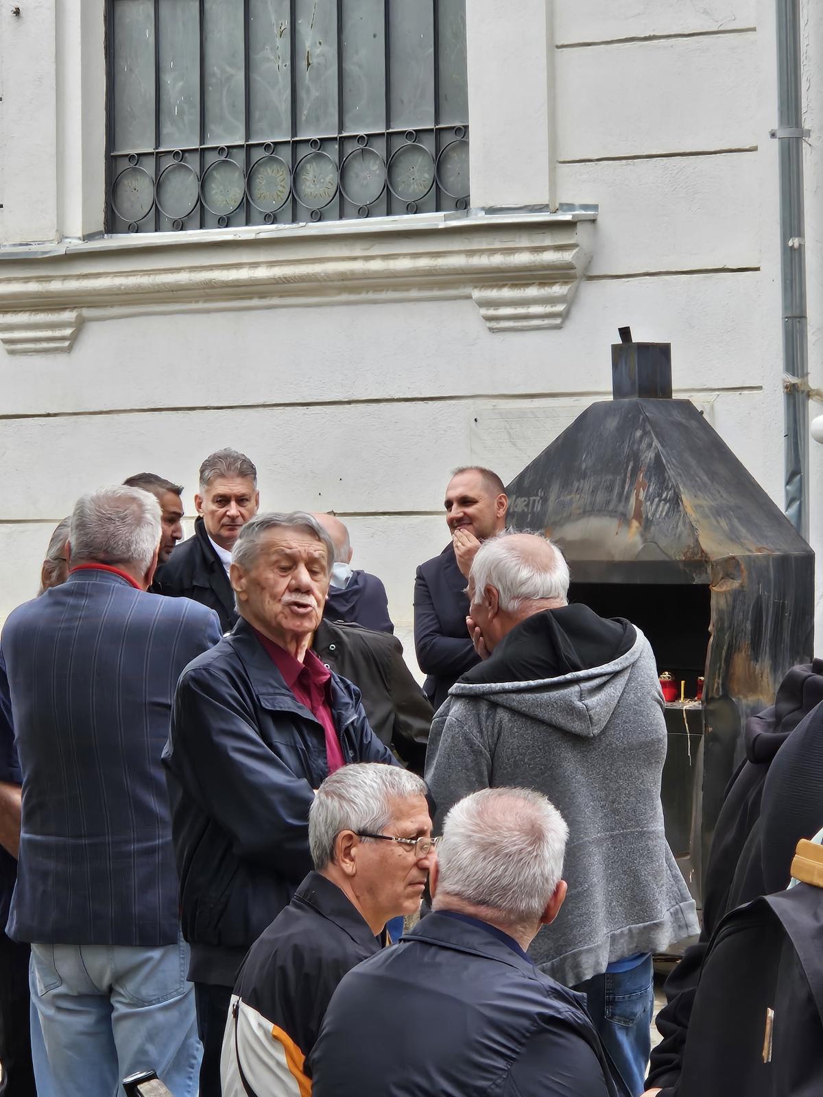 Gigi Mulțescu a fost înmormântat cu onoruri militare în Cimitirul „Reînvierea” » Peste 200 de oameni au venit să-și ia rămas-bun de la legenda lui Dinamo