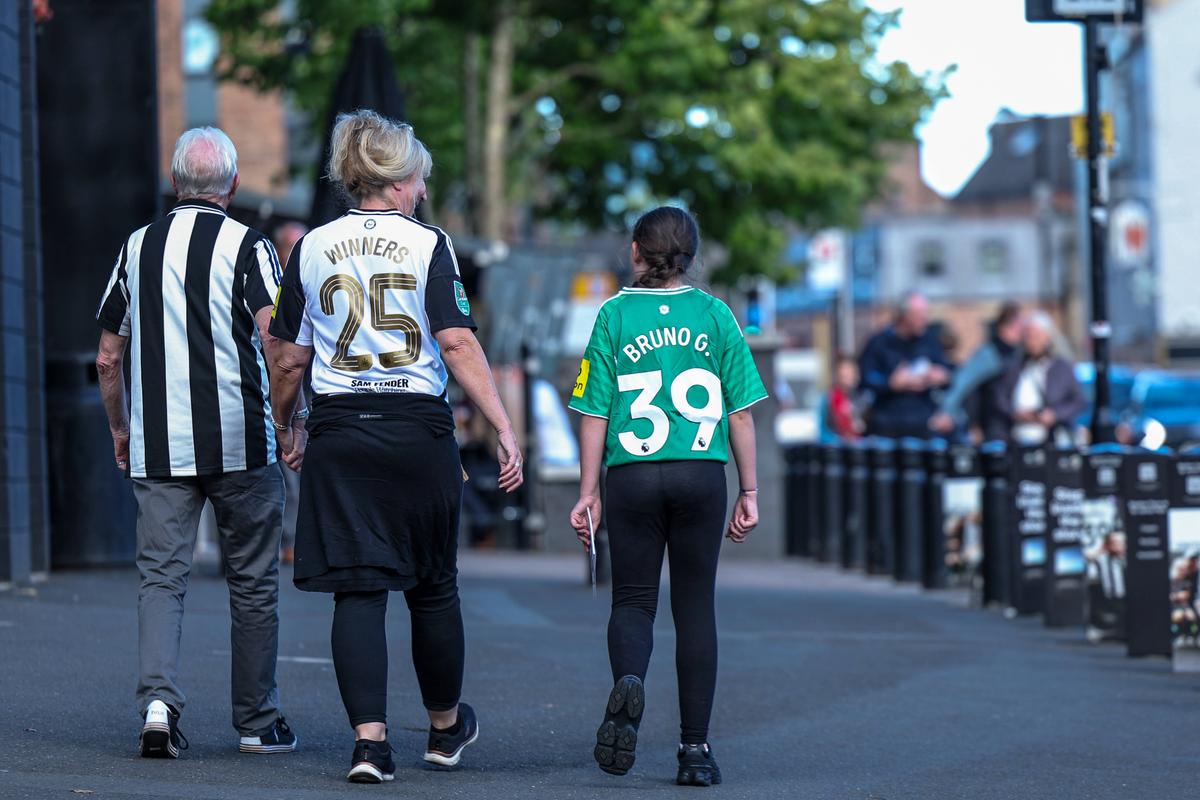 Ură maximă! Imaginea serii înainte de Newcastle - Barcelona, la intrarea pe St James's Park