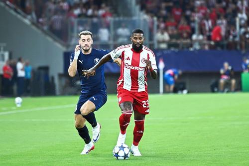 Vlad Dragomir a fost titular pentru Pafos împotriva lui Olympiakos, în Champions League