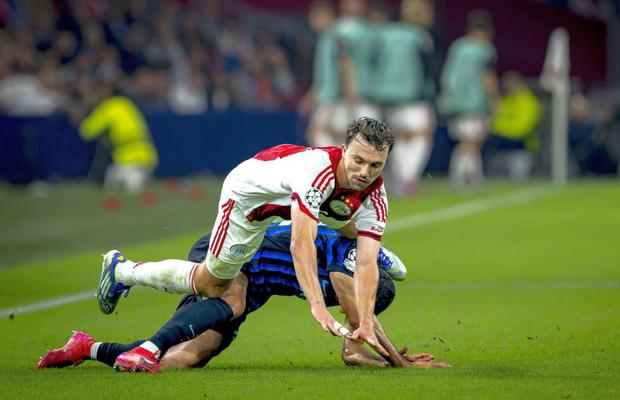 Jucătorul lui Ajax, furios că a căzut în capcana lui Cristi Chivu: „Frustrant, am discutat pe larg despre asta”