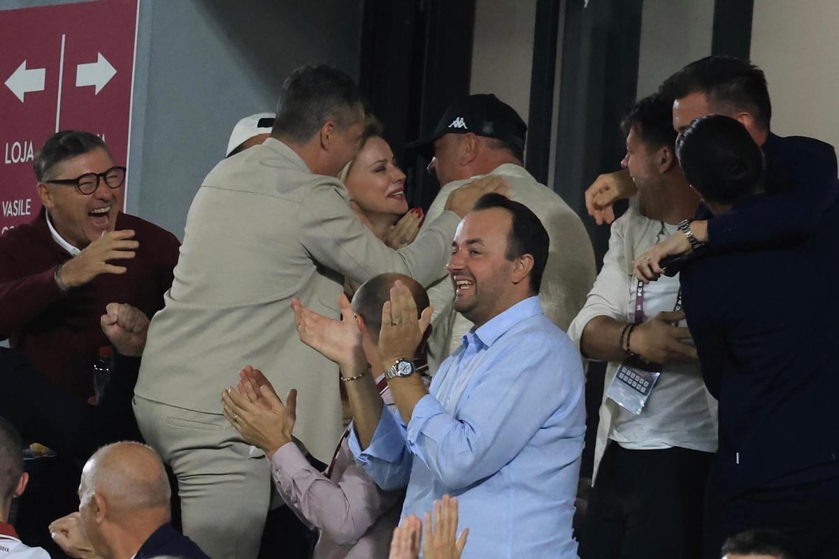 Bucuria din loja lui Șucu după golul fiului în Rapid - FC Argeș