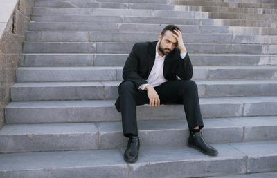 Ce înseamnă statutul de tânăr NEET și de ce contează să ceri ajutor