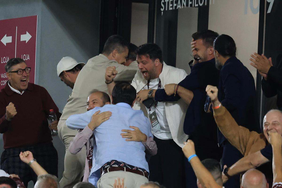 Bucuria din loja lui Șucu după golul fiului în Rapid - FC Argeș