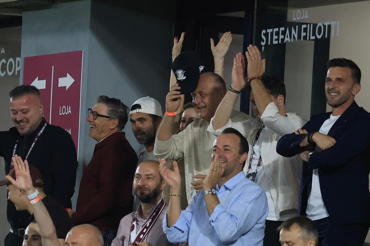 Bogdan Andone protestează vehement: „Sunt mânărite? Tu ai spus! Fac ce vor ei!”