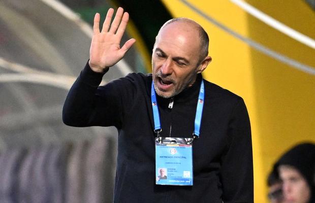 Bogdan Andone protestează vehement: „Sunt mânărite? Tu ai spus! Fac ce vor ei!”