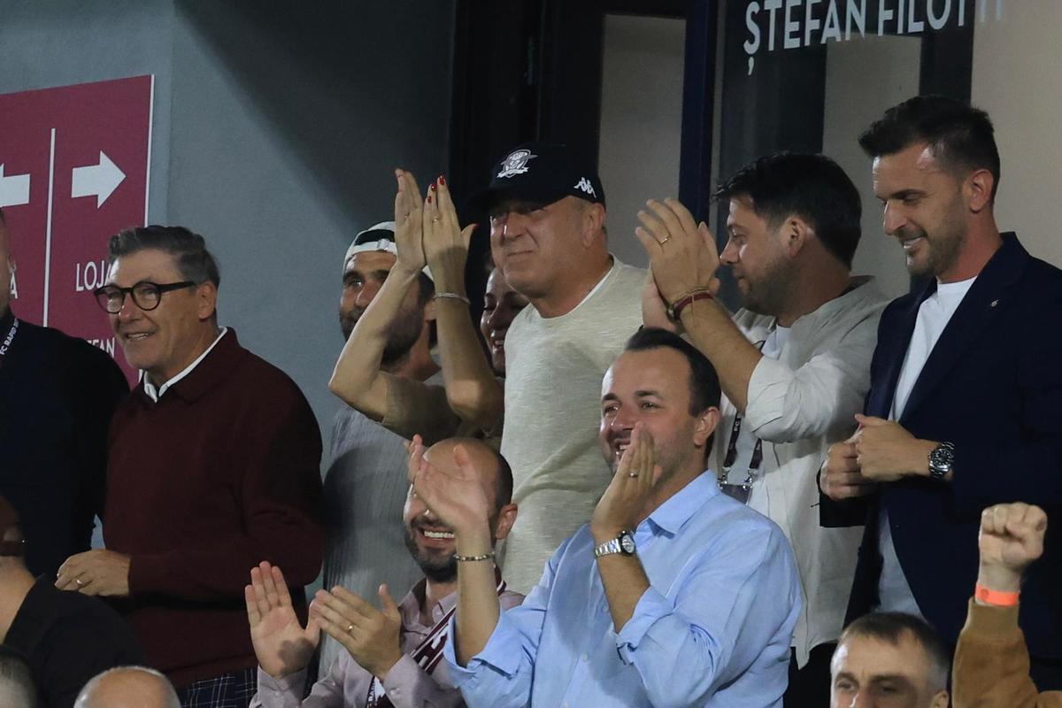 Bucuria din loja lui Șucu după golul fiului în Rapid - FC Argeș