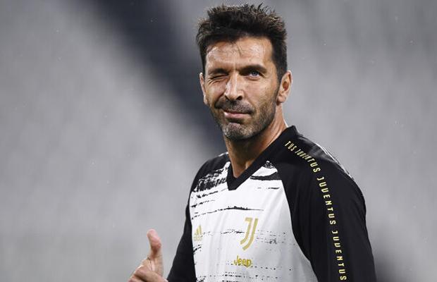 Un nou record pentru Buffon! Portarul italian a bifat meciul cu numărul 650 în Serie A