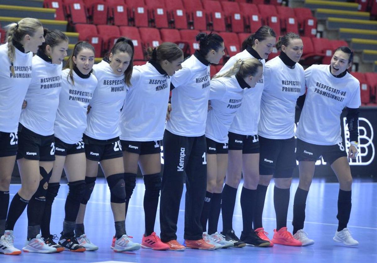 CSM BUCUREȘTI - FERENCVAROS 25-19. A revenit Neagu, au revenit victoriile! Cum arată clasamentul grupei A din Liga Campionilor