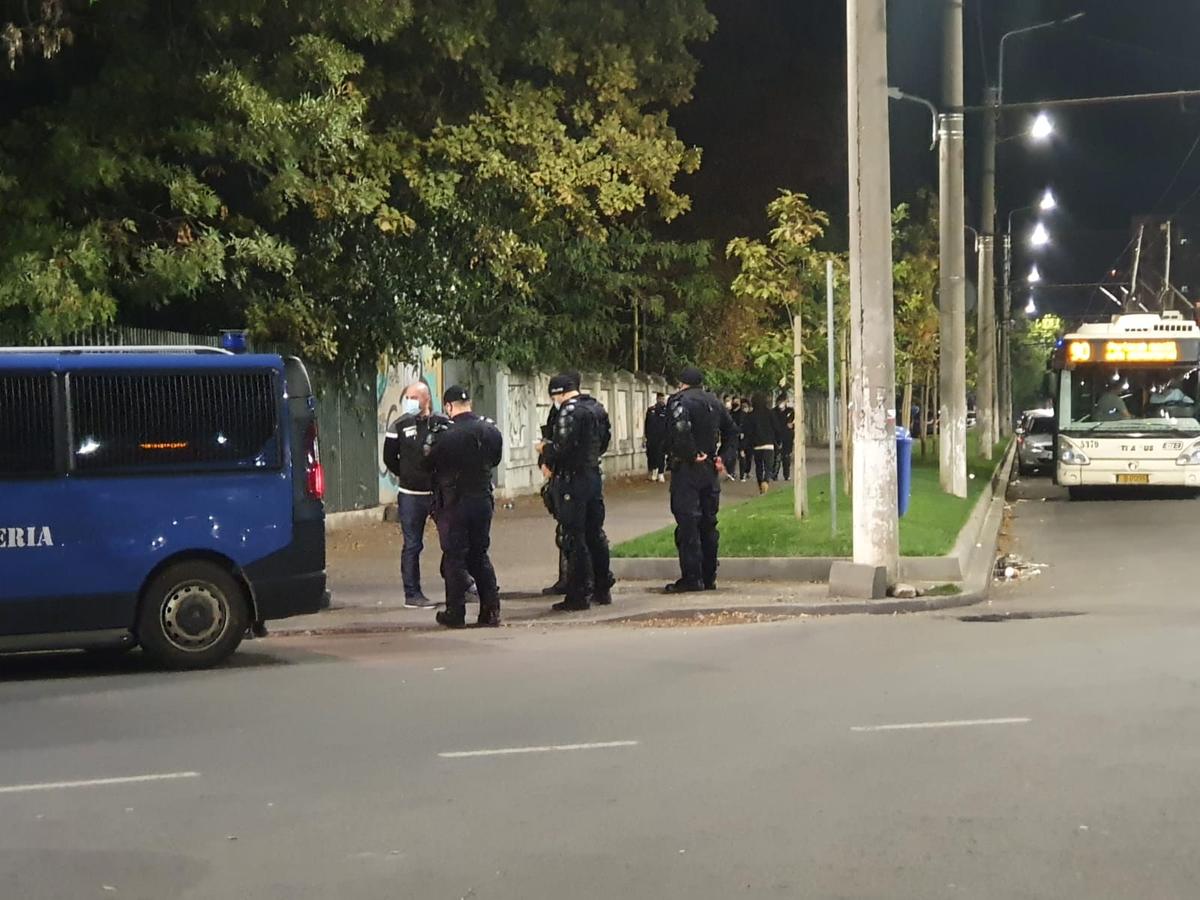 Fanii lui Dinamo, înaintea partidei cu Craiova