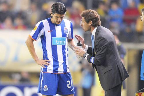 Cristian Săpunaru, alături de Andre Villas-Boas // foto: Imago Images