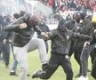 Violență extremă la derby-ul Slovaciei » Ultrașii s-au bătut cu sălbăticie! Loviți până n-au mai mișcat!