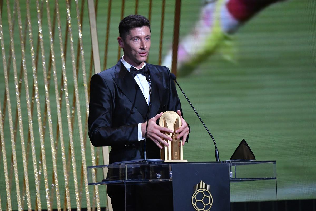 Robert Lewandowski a uimit pe toată lumea la gala Balonului de Aur! Cât costă ceasul purtat de superstarul Barcelonei: „Îl iau și eu la nunta mea”
