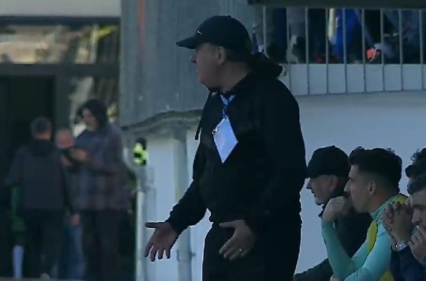 Gică Hagi, nervos în Alexandria - Farul din Cupă / FOTO: Capturi @Digi Sport 1