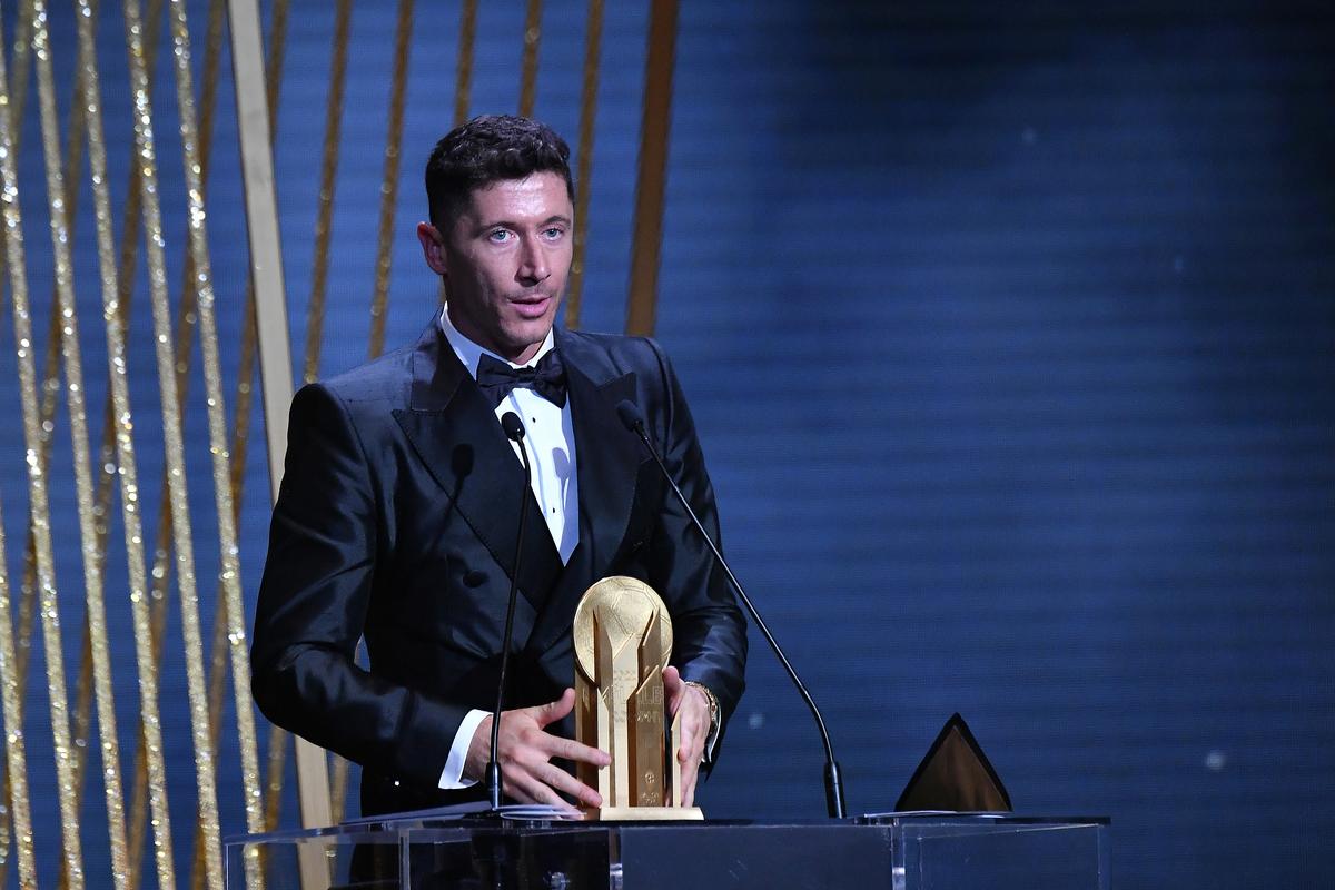 Robert Lewandowski a uimit pe toată lumea la gala Balonului de Aur! Cât costă ceasul purtat de superstarul Barcelonei: „Îl iau și eu la nunta mea”