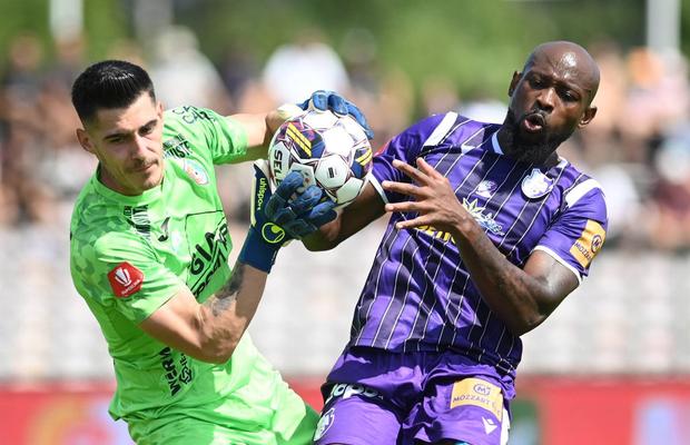 FRF a depunctat una dintre favoritele la promovarea în Liga 1! Au plătit datoriile chiar în ziua în care au fost sancționați