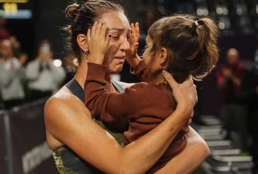 Patricia Țig alături de micuța Sofia într-un moment emoționant / FOTO Transylvania Open