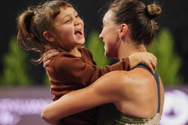 Patricia Țig alături de micuța Sofia într-un moment emoționant / FOTO Transylvania Open