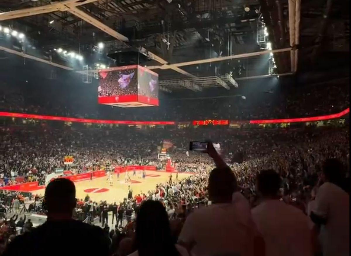 Steaua Roșie - Barcelona, derby-ul Euroligii de baschet, s-a jucat într-o atmosferă imposibil de descris în cuvinte » Bine că există imaginile!