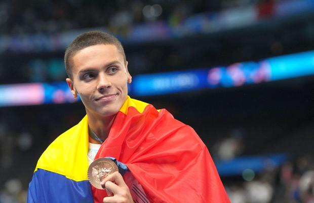 Își vede de treabă! Primele imagini postate de David Popovici, după ce bolidul achiziționat de el a ajuns subiect de polemică națională
