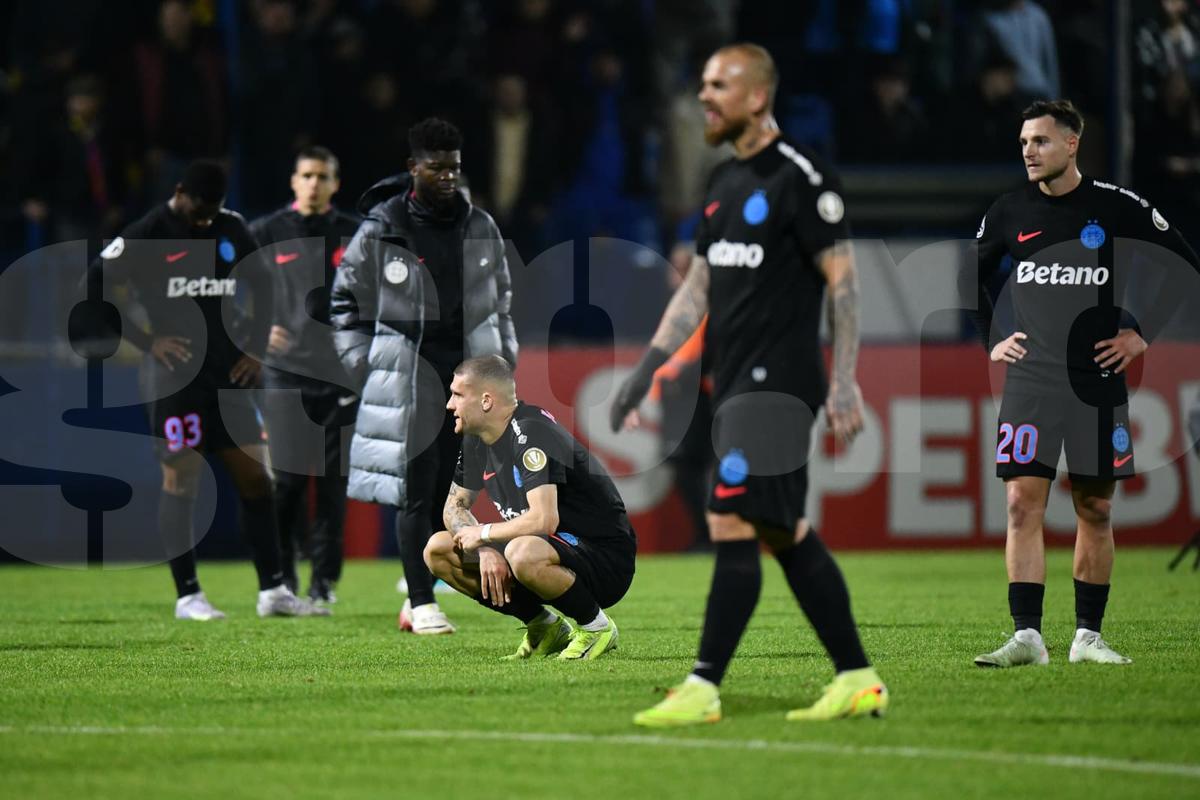 Scandal la finalul meciului istoric dintre Metaloglobus și FCSB