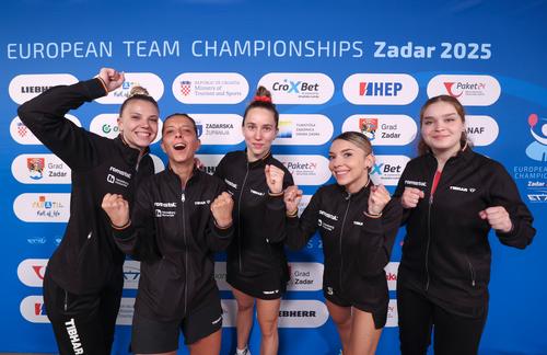 Echipa feminină a României după confruntarea cu Slovacia FOTO ETTU