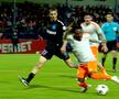 Huiduieli și înjurături în Metaloglobus - FCSB, după ce arbitrul a dat, apoi a anulat un penalty