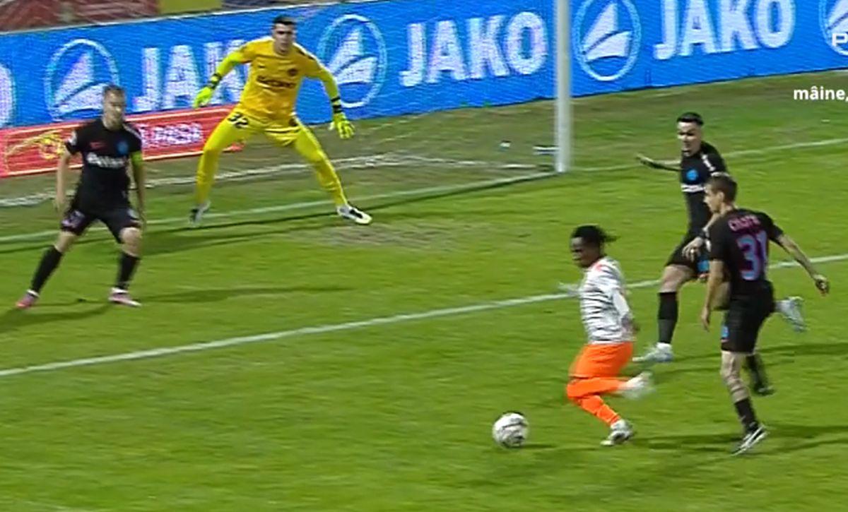 Metaloglobus - FCSB: penalty-ul gazdelor a fost anulat