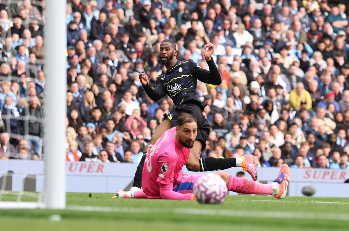 Manchester City - Everton 2-0 » „Mașinăria” Haaland i-a liniștit pe Ndiaye și David Moyes: statistici senzaționale