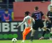 Huiduieli și înjurături în Metaloglobus - FCSB, după ce arbitrul a dat, apoi a anulat un penalty