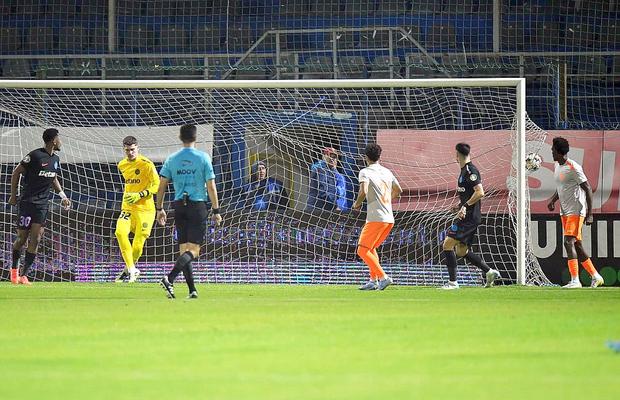 Așa a obținut Metaloglobus PRIMA ei victorie în Superligă: video cu faza de fotbal-șampanie!