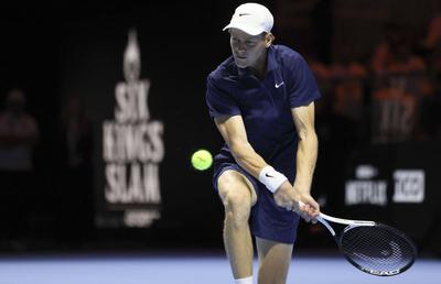 Jannik Sinner a câștigat a doua oară Six Kings Slam! Italianul l-a dominat pe liderul mondial și a câștigat 4,5 milioane de dolari