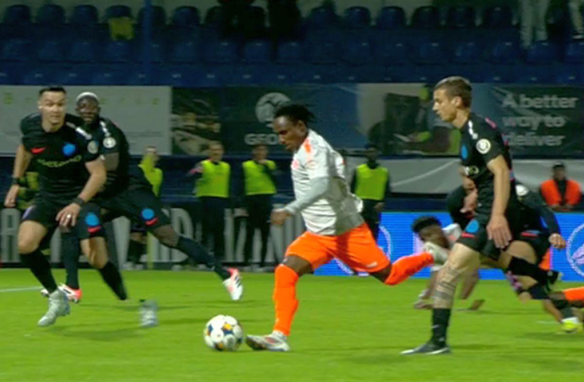 Metaloglobus - FCSB: penalty-ul gazdelor a fost anulat
