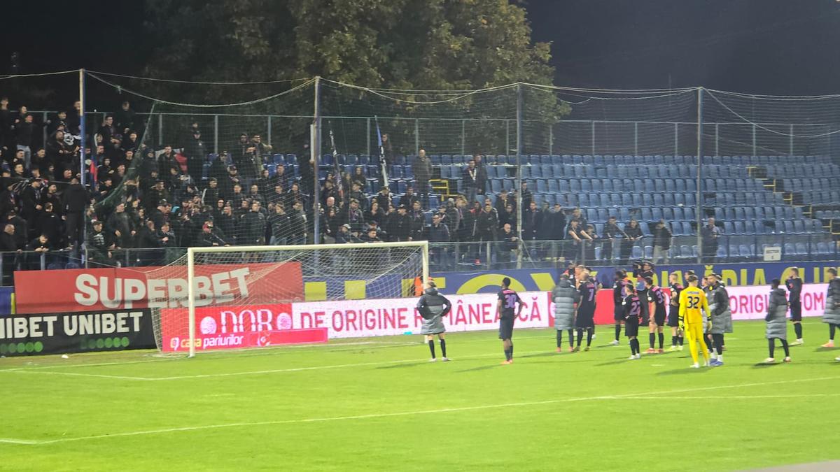 Scandal la finalul meciului dintre Metaloglobus și FCSB! Reporterii GSP au surprins toate imaginile