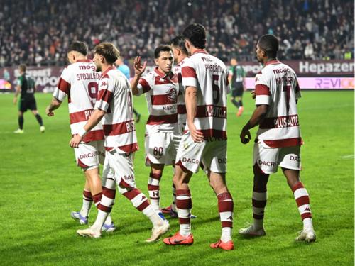 Olimpiu Moruțan (singurul cu fața) l-a dezamăgit pe marele Dănuț Lupu Foto: sport-pictures.eu