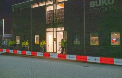 Poliția a evacuat de urgență stadionul, după ce a fost găsit un dispozitiv suspect sub tribună