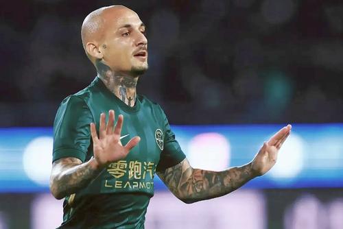 Alexandru Mitriță, învins cu 0-5 în China / FOTO: Instagram @zhejianggreentown