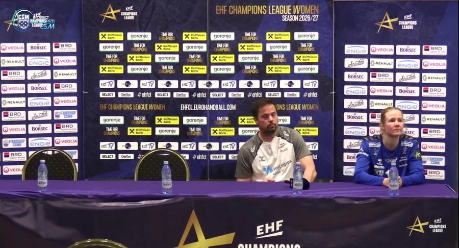 Bojana Popovic și Emma Friis au întârziat la conferința de presă, iar aceasta a început cu Steffen Stegavik, antrenorul Solei, și cu portărița Rikke Granlund/Foto: captură YouTube (CSM București) „Nu vă mai putem ține. Vă mulțumim!” » Seara haotică a lui CSM București a continuat la conferință: „Cel mai prost meci de când am venit”
