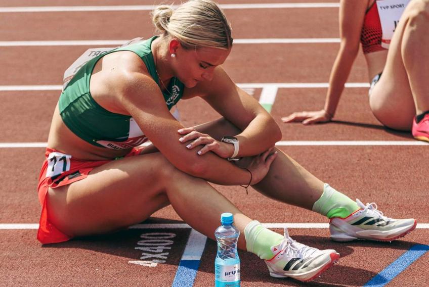 Atleta Carmen Nowicka atrage privirile și pe pistă și în afara ei