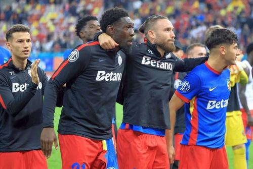 Luca Stancu, Dylan Batubinsika, Ofri Arad, Ricardo Pădurariu și Mihai Udrea, după FCSB - Oțelul 1-0 / FOTO: Ionuț Iordache (GSP.ro)